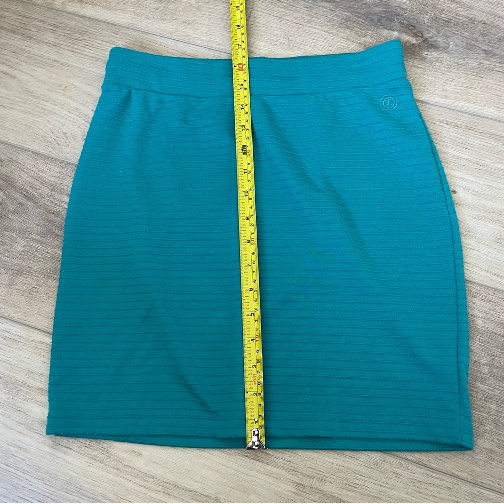 ELEMENT Mini Skirt - Picture 5 of 14